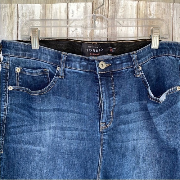 Torrid Sky High Skinny Medium Wash Jeans - Picture 5 of 8